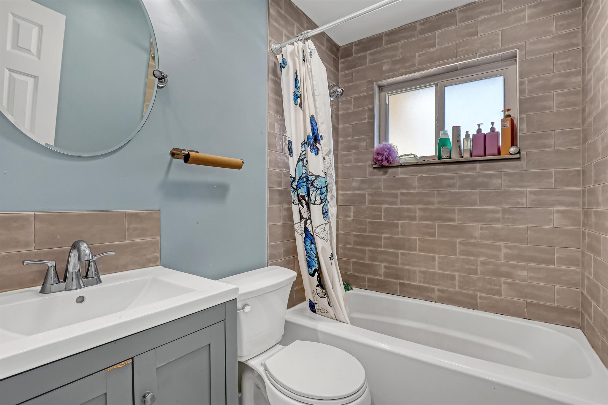 ROOSEVELT ESTS IN PB 25 P - Residential