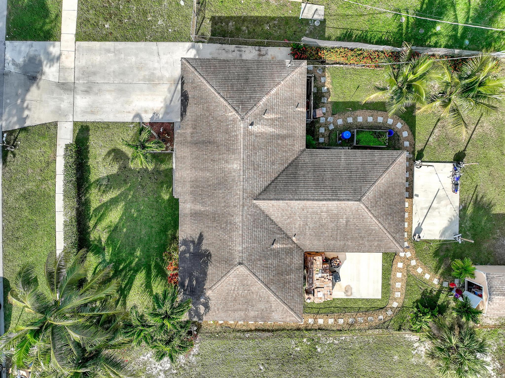 ROOSEVELT ESTS IN PB 25 P - Residential