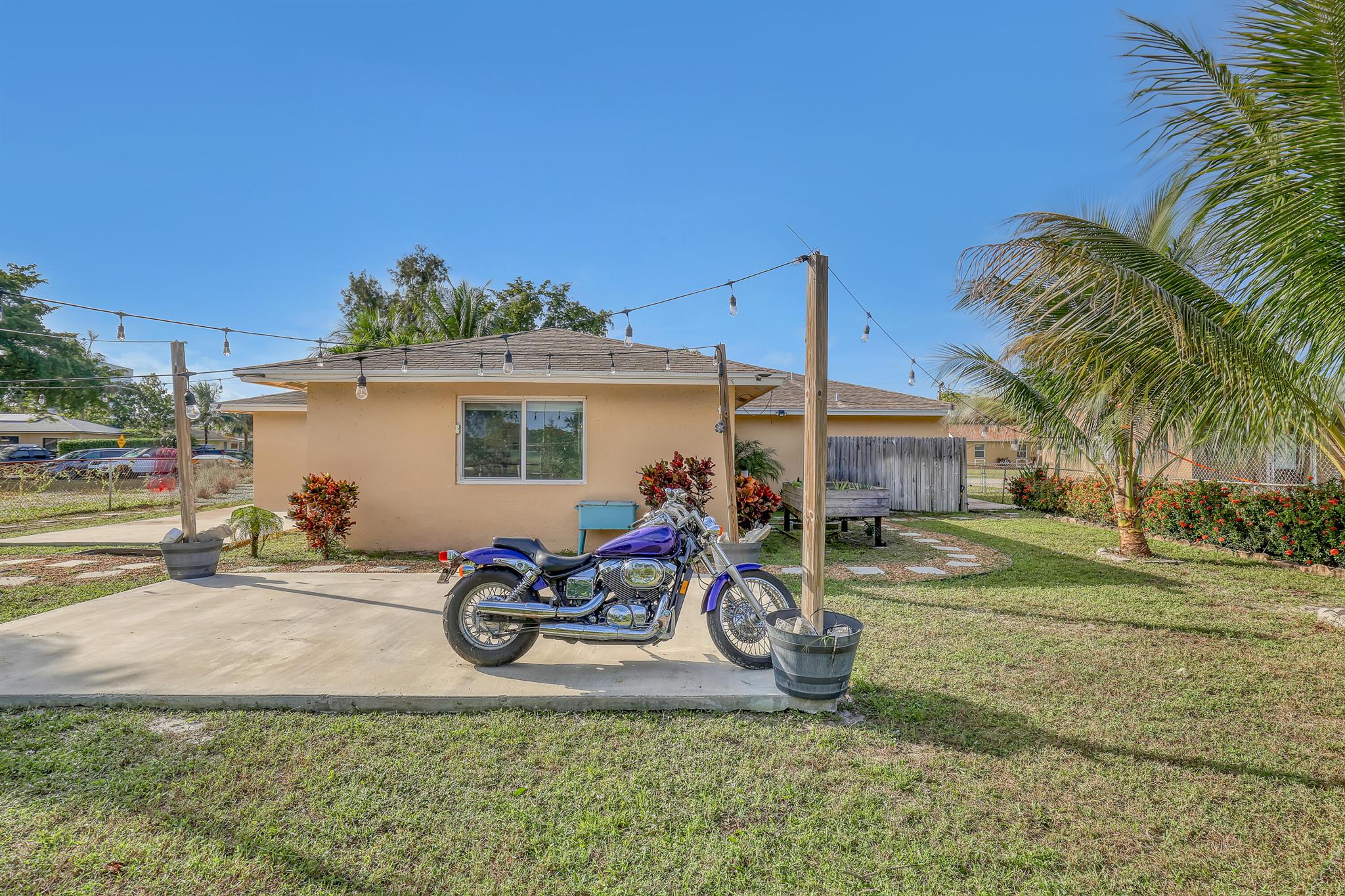 ROOSEVELT ESTS IN PB 25 P - Residential