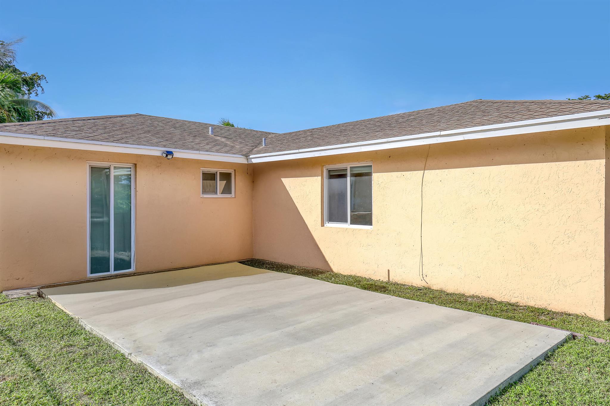 ROOSEVELT ESTS IN PB 25 P - Residential