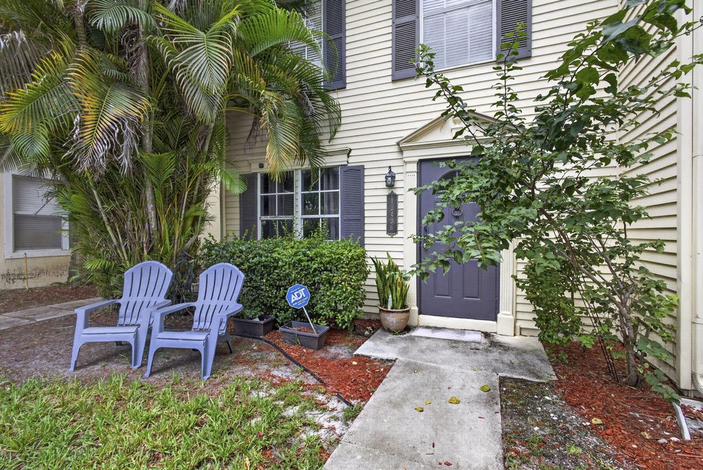 Photo of 13436 Old Englishtown Road, Wellington, FL 33414 (MLS # B26045118)