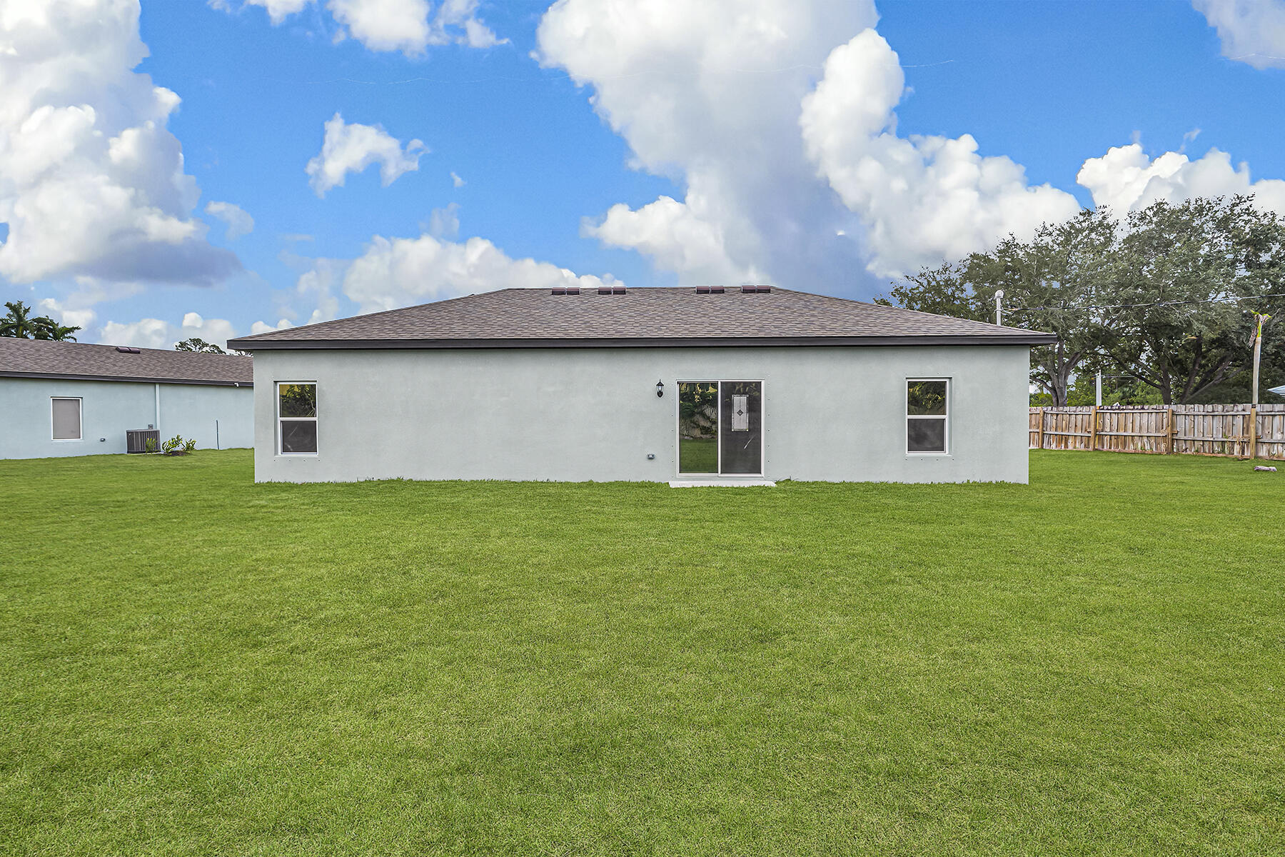 VERO LAKE ESTATES UNIT R - Residential