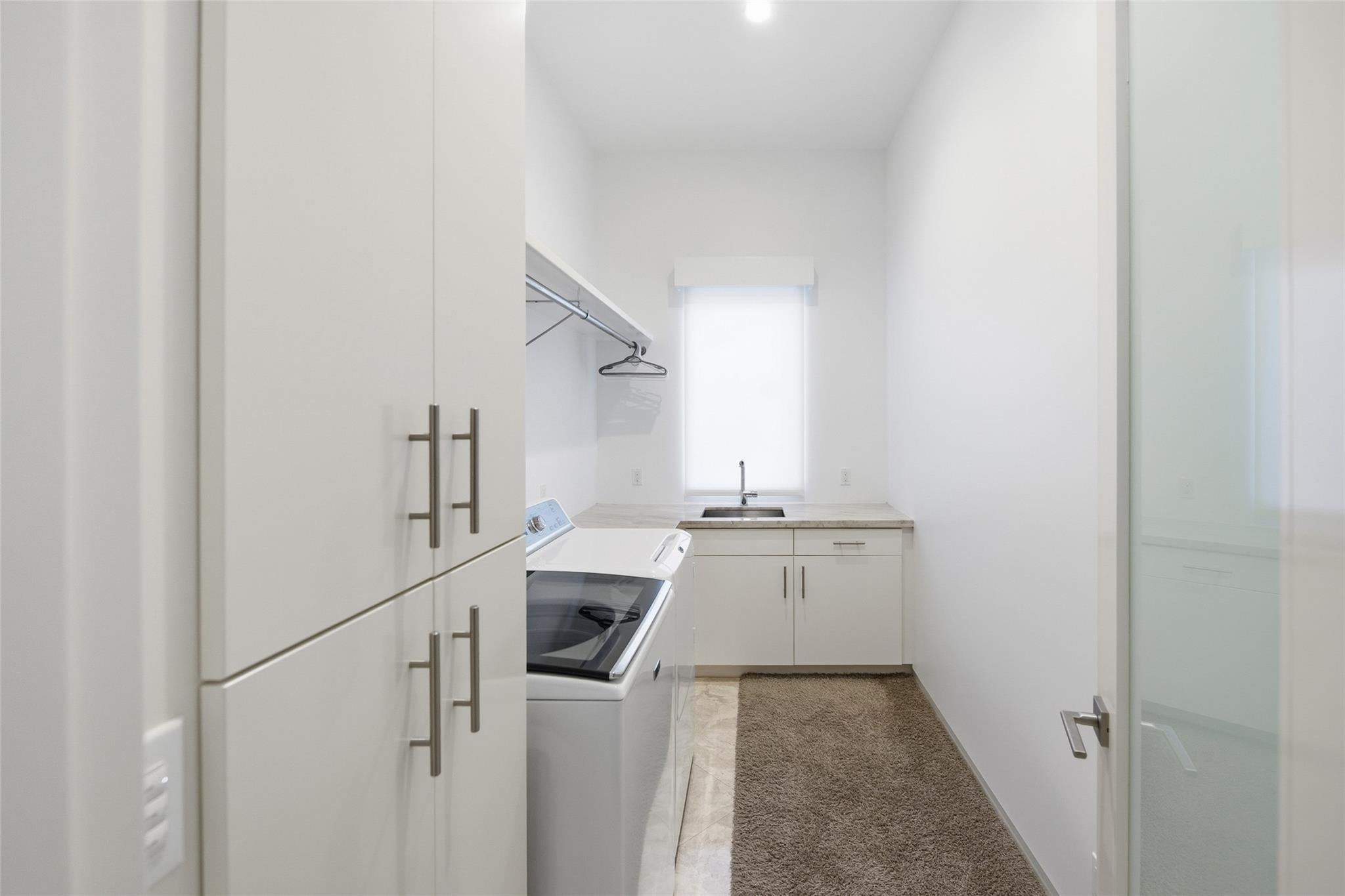 Lucille Island 37-19 B - Residential