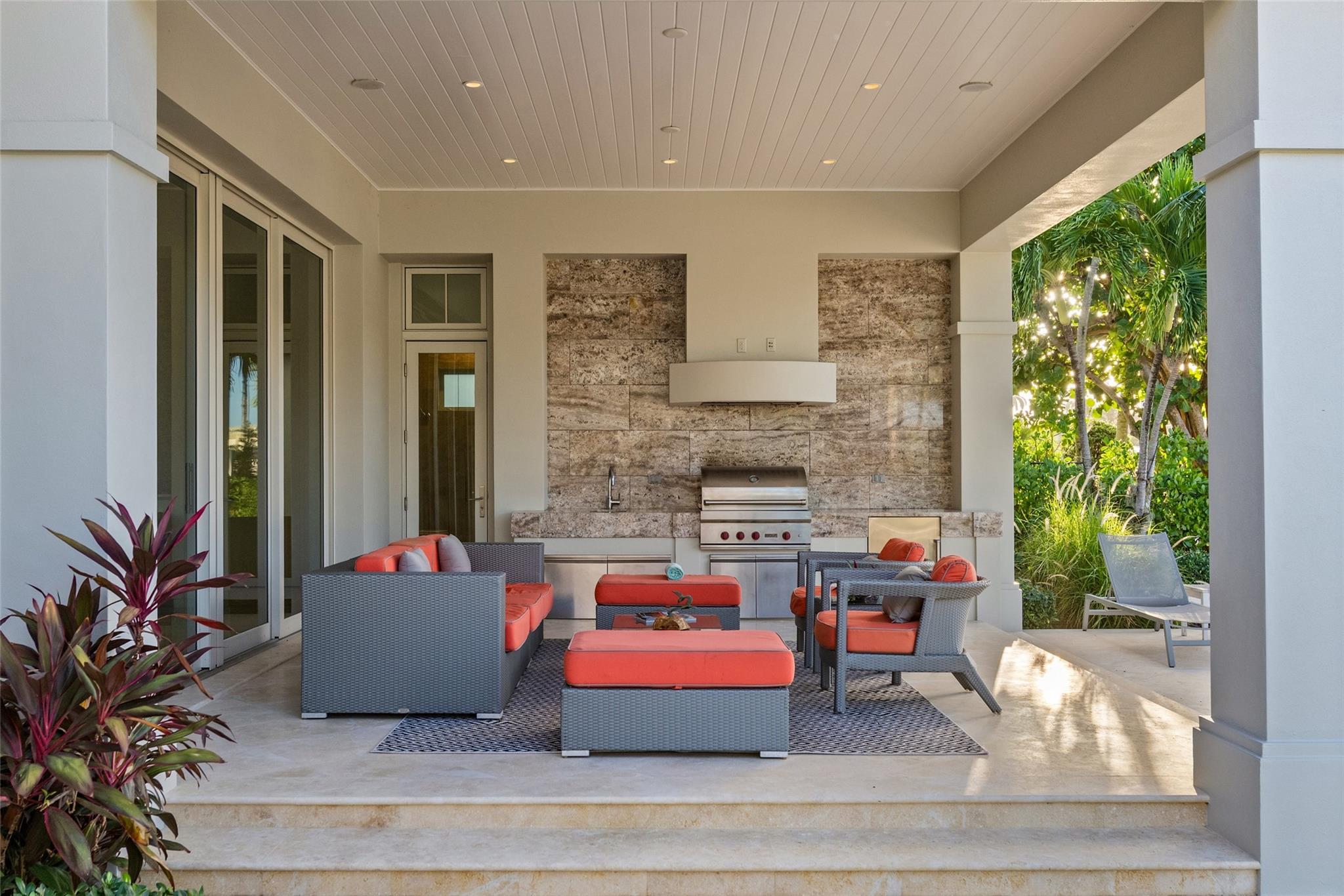 Lucille Island 37-19 B - Residential