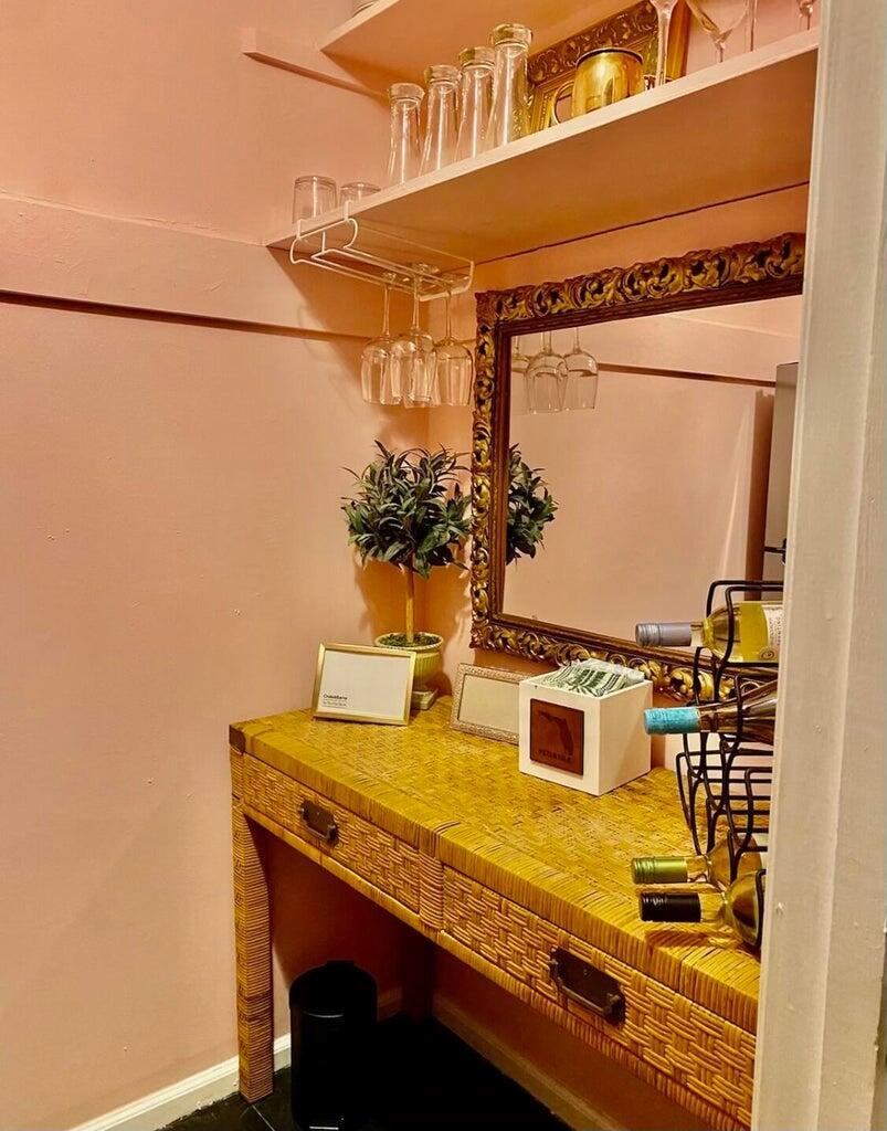 TOWNSITE APTS SEVENTEEN C - Residential Lease