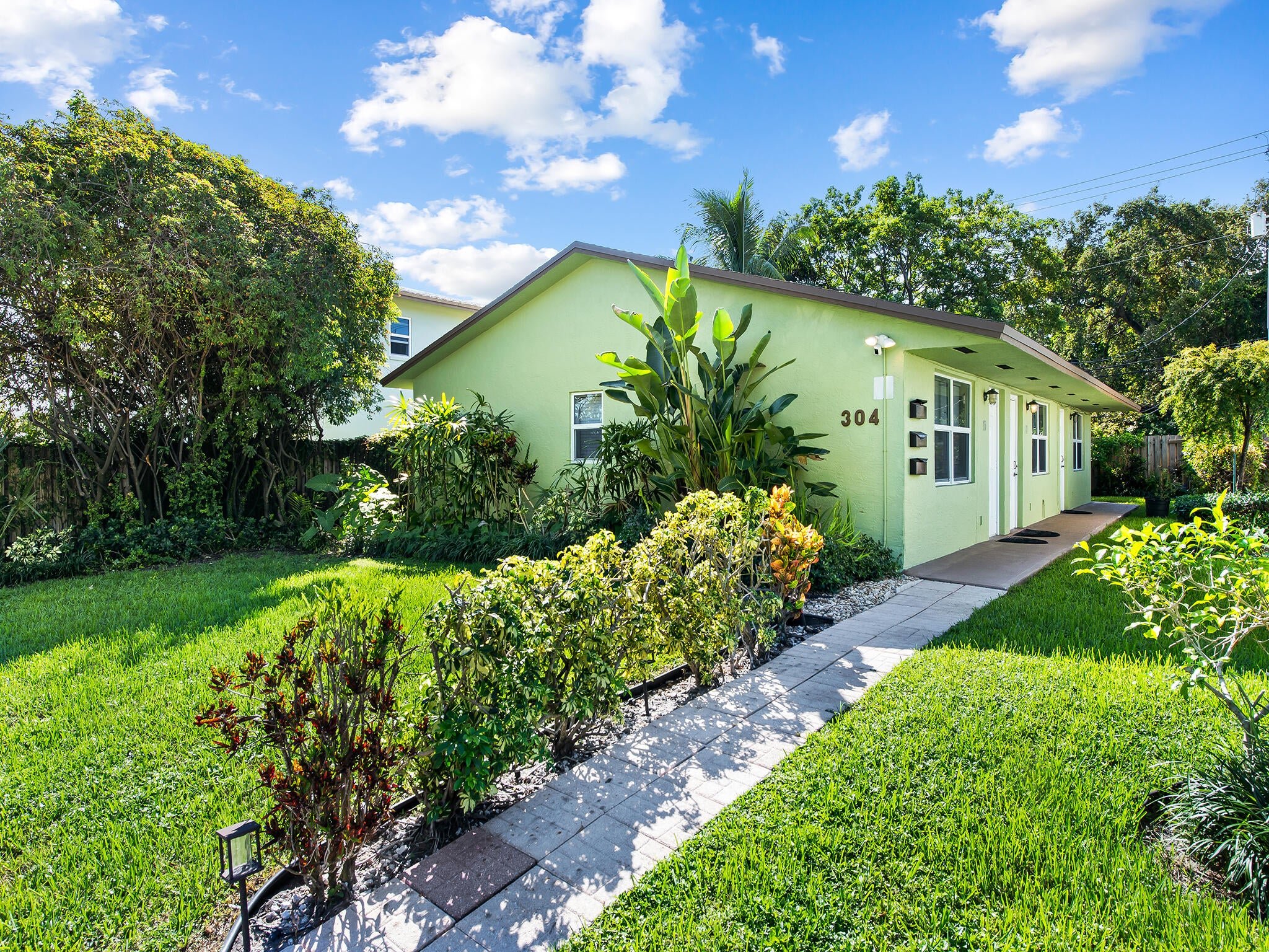 304 SW 16th Court 1-3