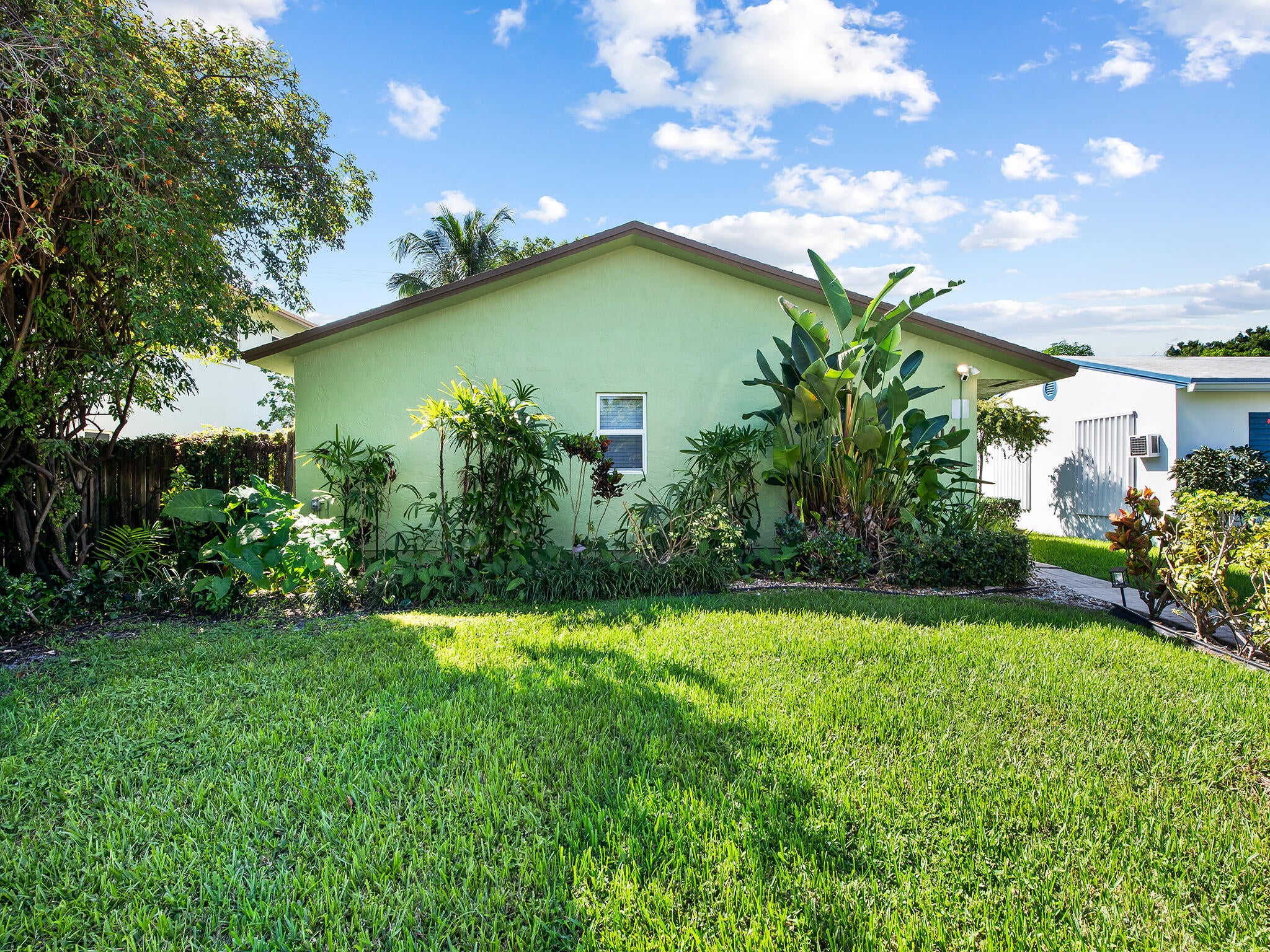 304 SW 16th Court 1-3