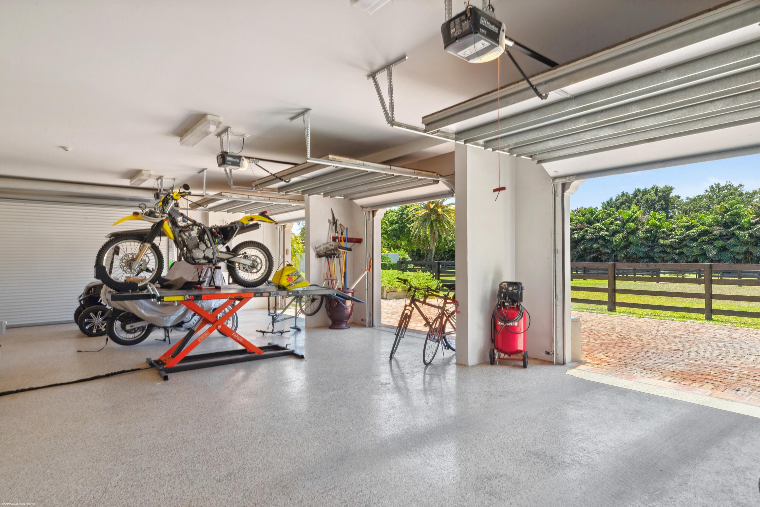 SADDLE TRAIL PARK OF WELLINGTON - Residential