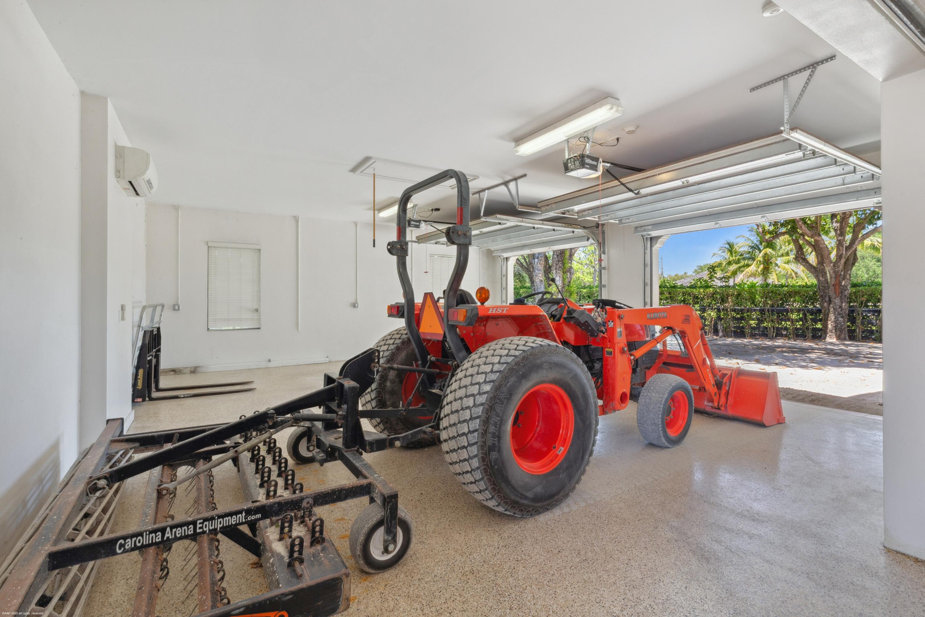 SADDLE TRAIL PARK OF WELLINGTON - Residential