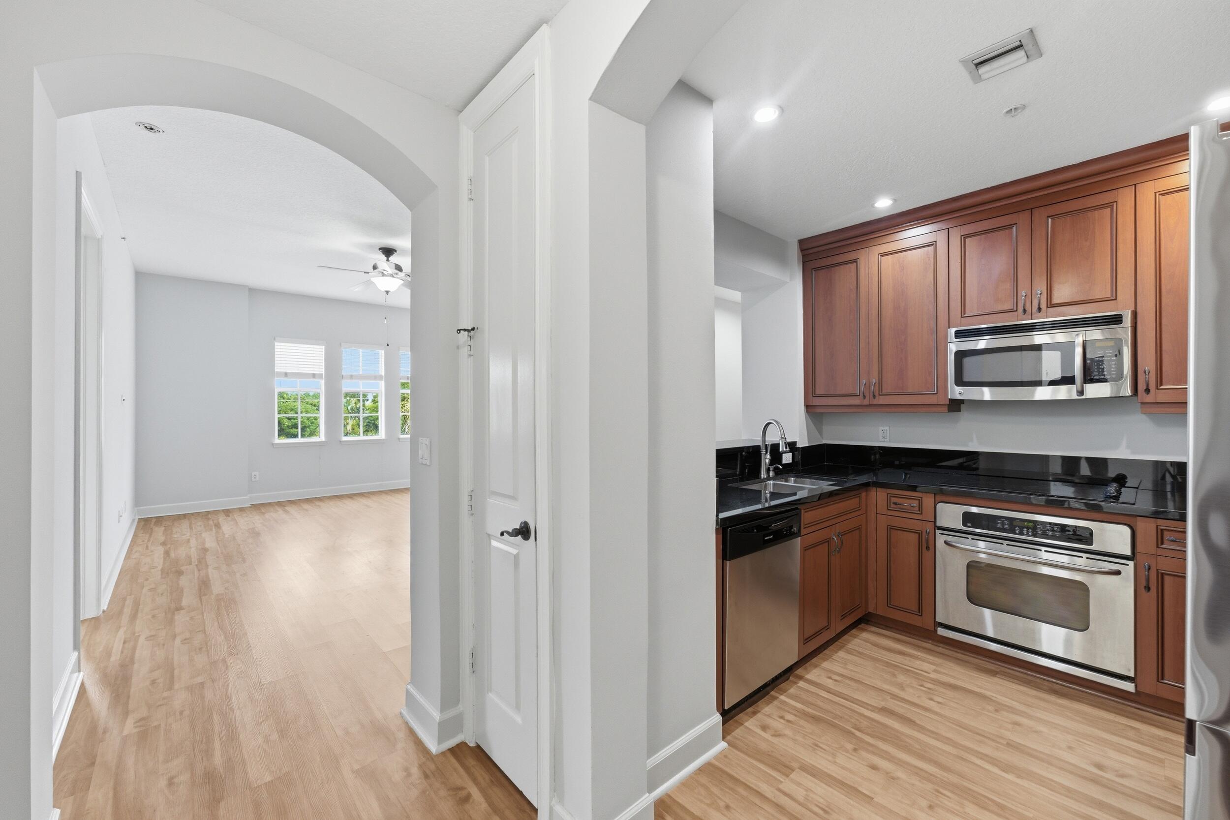 200 NE 2nd Avenue 316