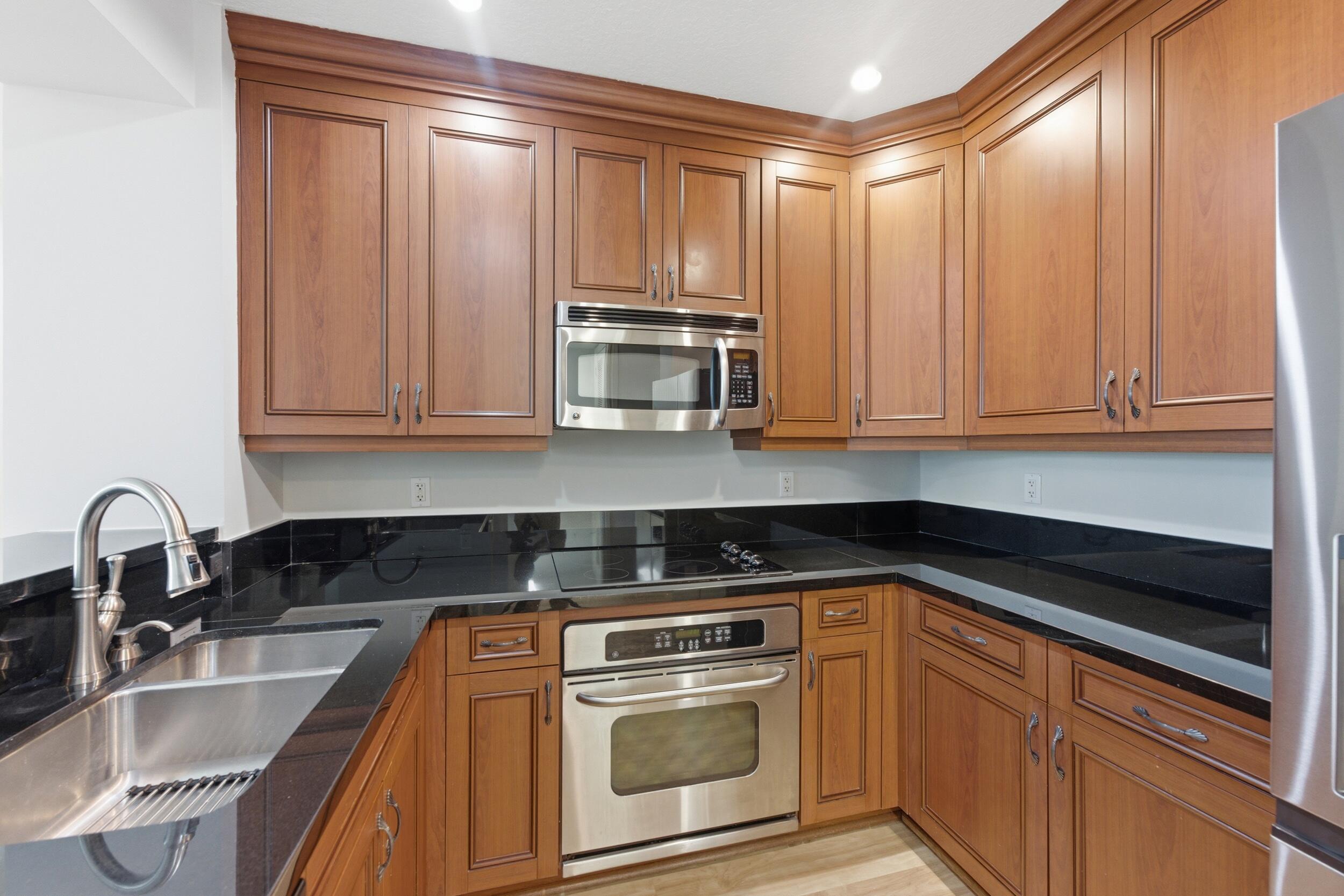 200 NE 2nd Avenue 316