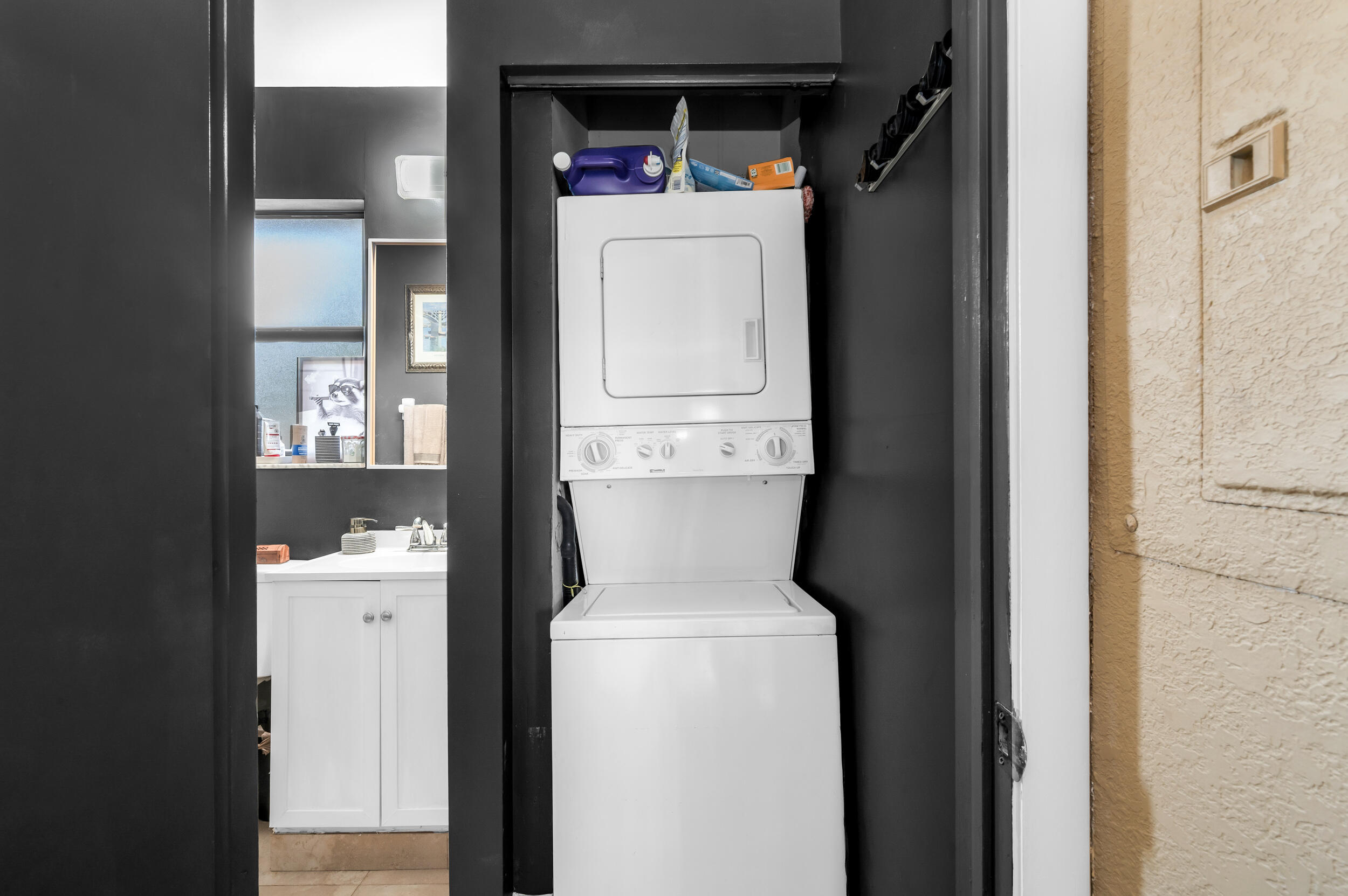 LAUDERDALE PARK 6-33 1/2 - Residential Income