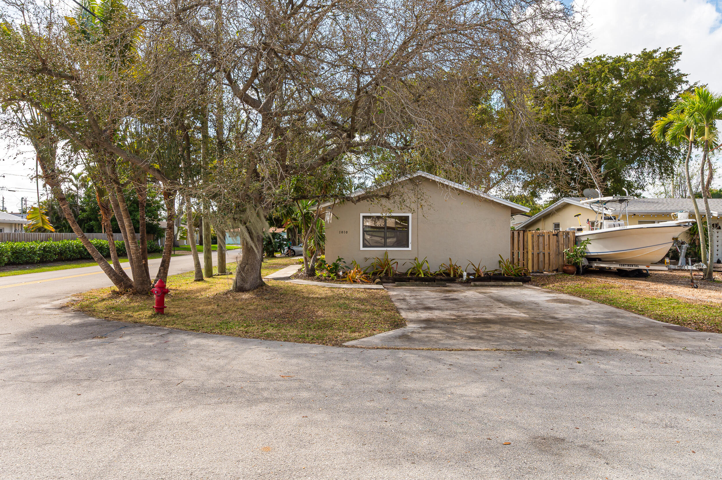 LAUDERDALE PARK 6-33 1/2 - Residential Income