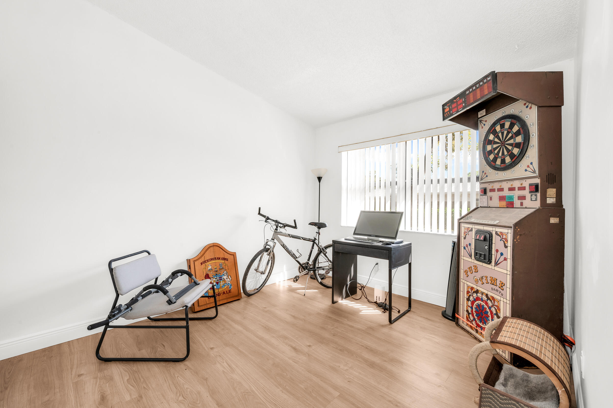 LAUDERDALE PARK 6-33 1/2 - Residential Income