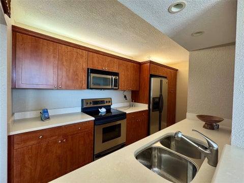 Tiny photo for 777 S FEDERAL Highway #RP901, Pompano Beach, FL 33062 (MLS # B26086002)
