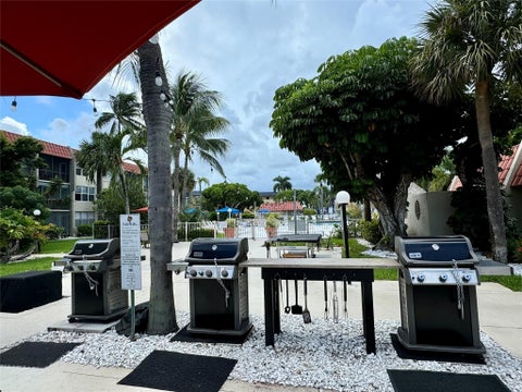 Tiny photo for 777 S FEDERAL Highway #RP901, Pompano Beach, FL 33062 (MLS # B26086002)