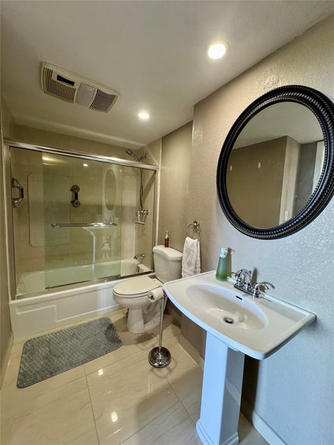 Tiny photo for 777 S FEDERAL Highway #RP901, Pompano Beach, FL 33062 (MLS # B26086002)