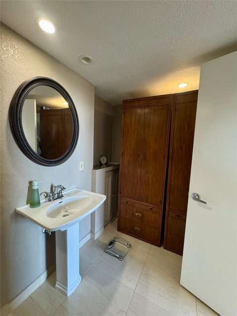 Tiny photo for 777 S FEDERAL Highway #RP901, Pompano Beach, FL 33062 (MLS # B26086002)