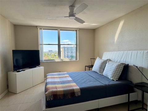 Tiny photo for 777 S FEDERAL Highway #RP901, Pompano Beach, FL 33062 (MLS # B26086002)