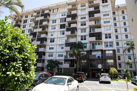 Tiny photo for 777 S FEDERAL Highway #RP901, Pompano Beach, FL 33062 (MLS # B26086002)
