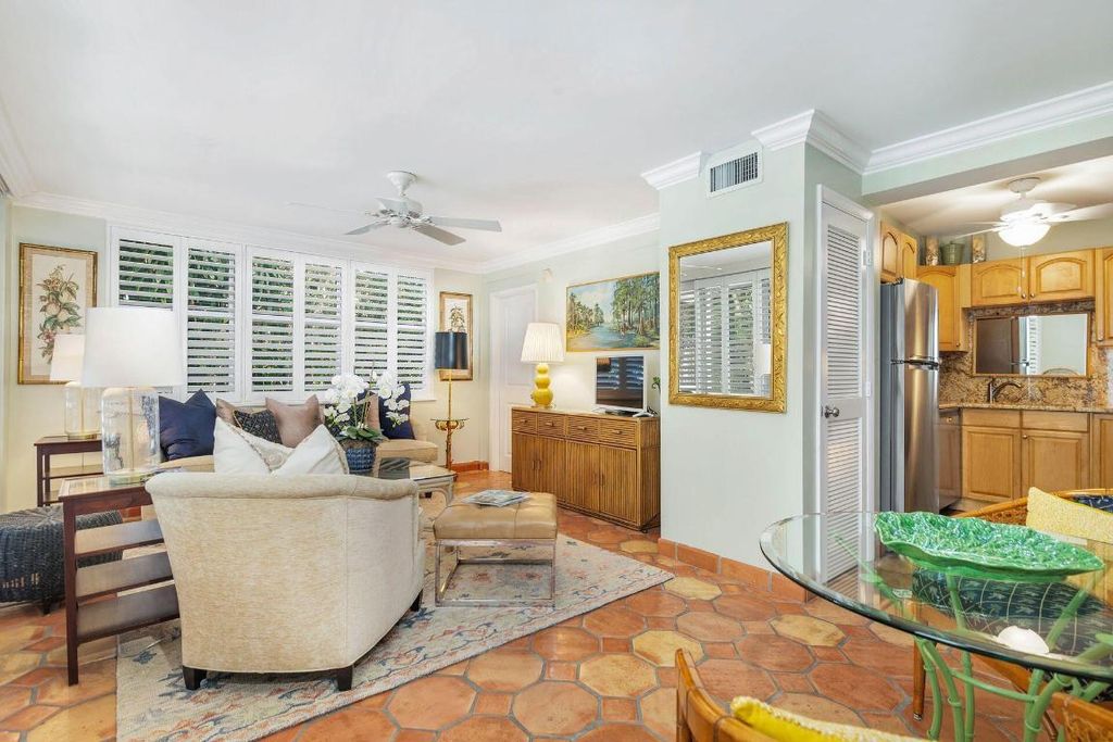 Photo of 401 Peruvian Avenue #1050, Palm Beach, FL 33480 (MLS # R11137748)