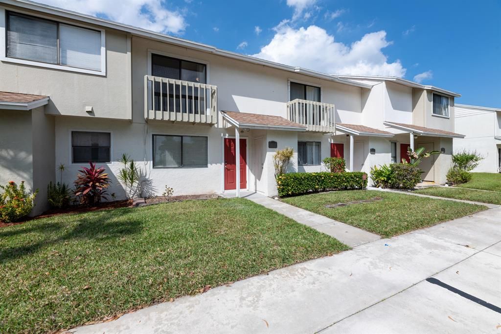 Photo of 3303 Poolside Drive Dr #3, Green Acres, FL 33463 (MLS # R10702902)