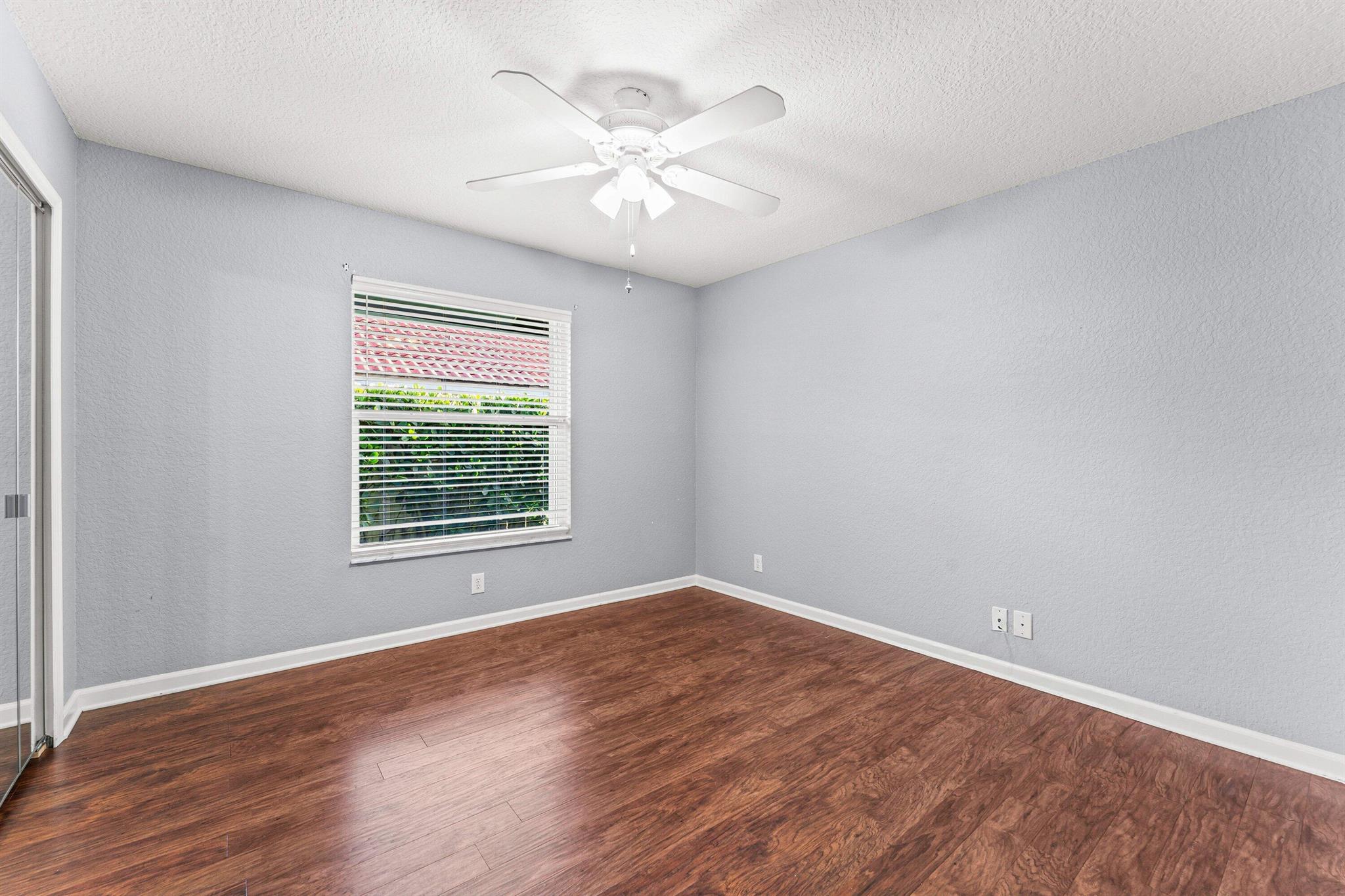 GREENVIEW SHORES 2 OF WEL - Residential