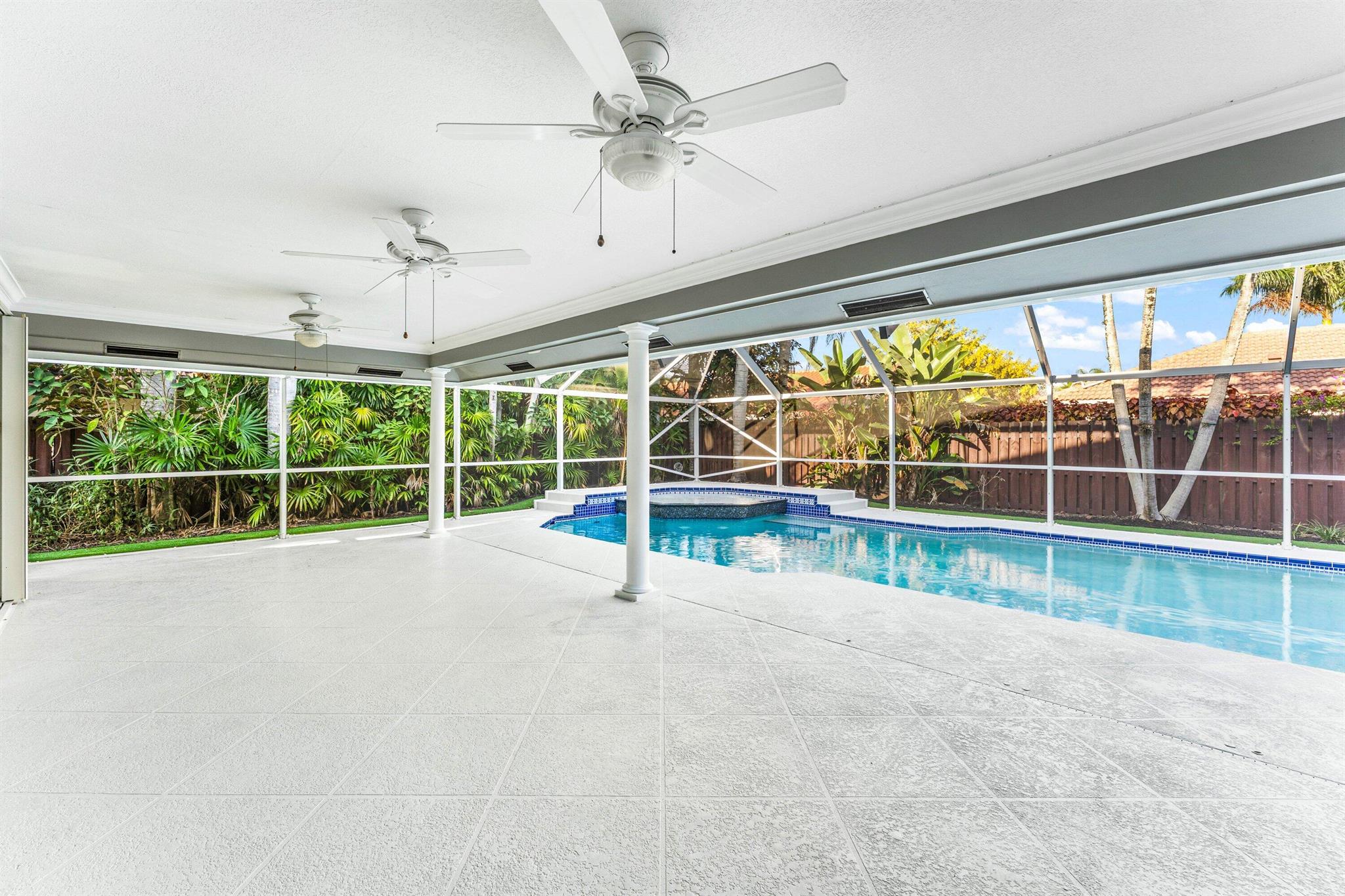 GREENVIEW SHORES 2 OF WEL - Residential