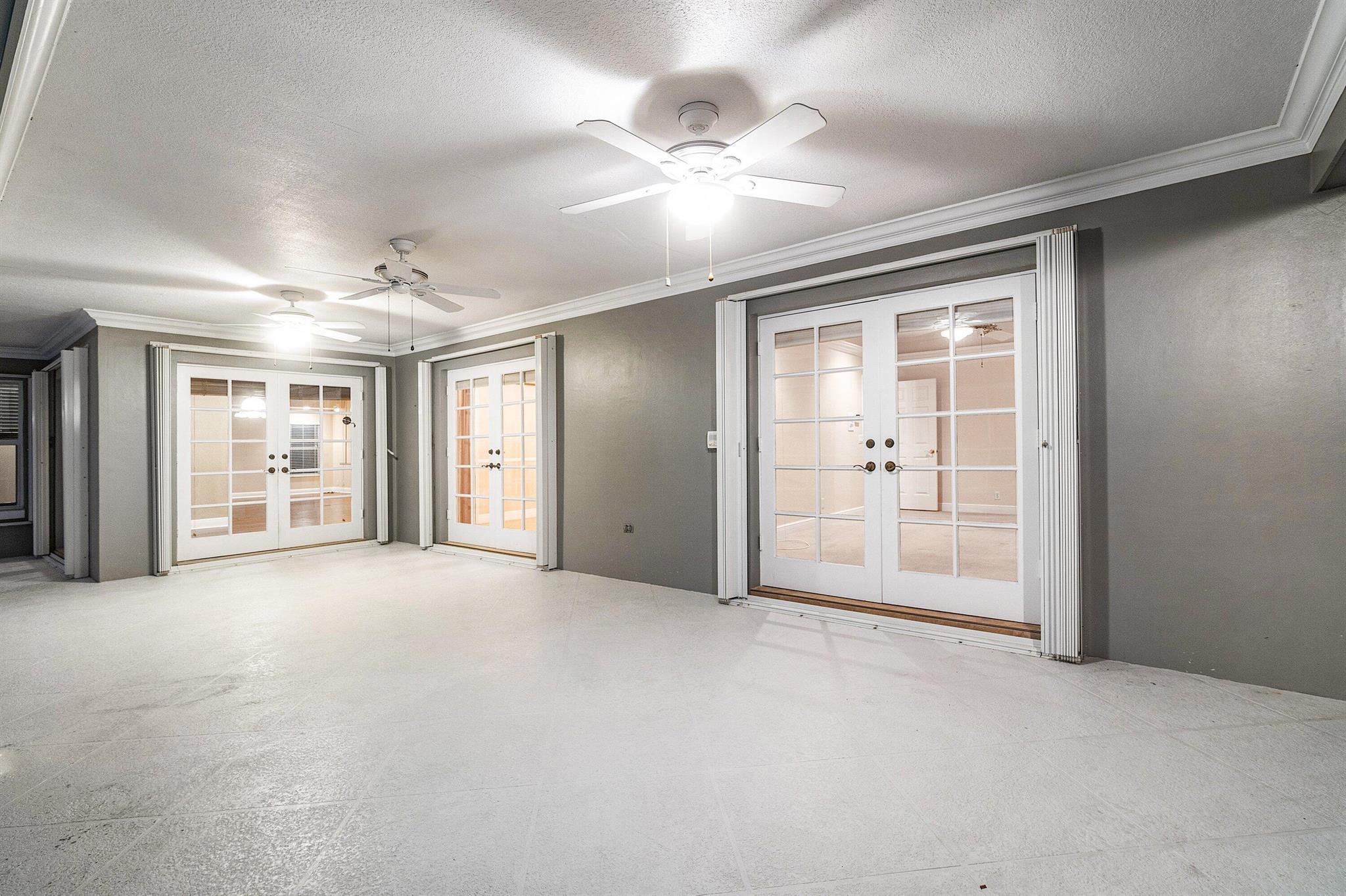 GREENVIEW SHORES 2 OF WEL - Residential