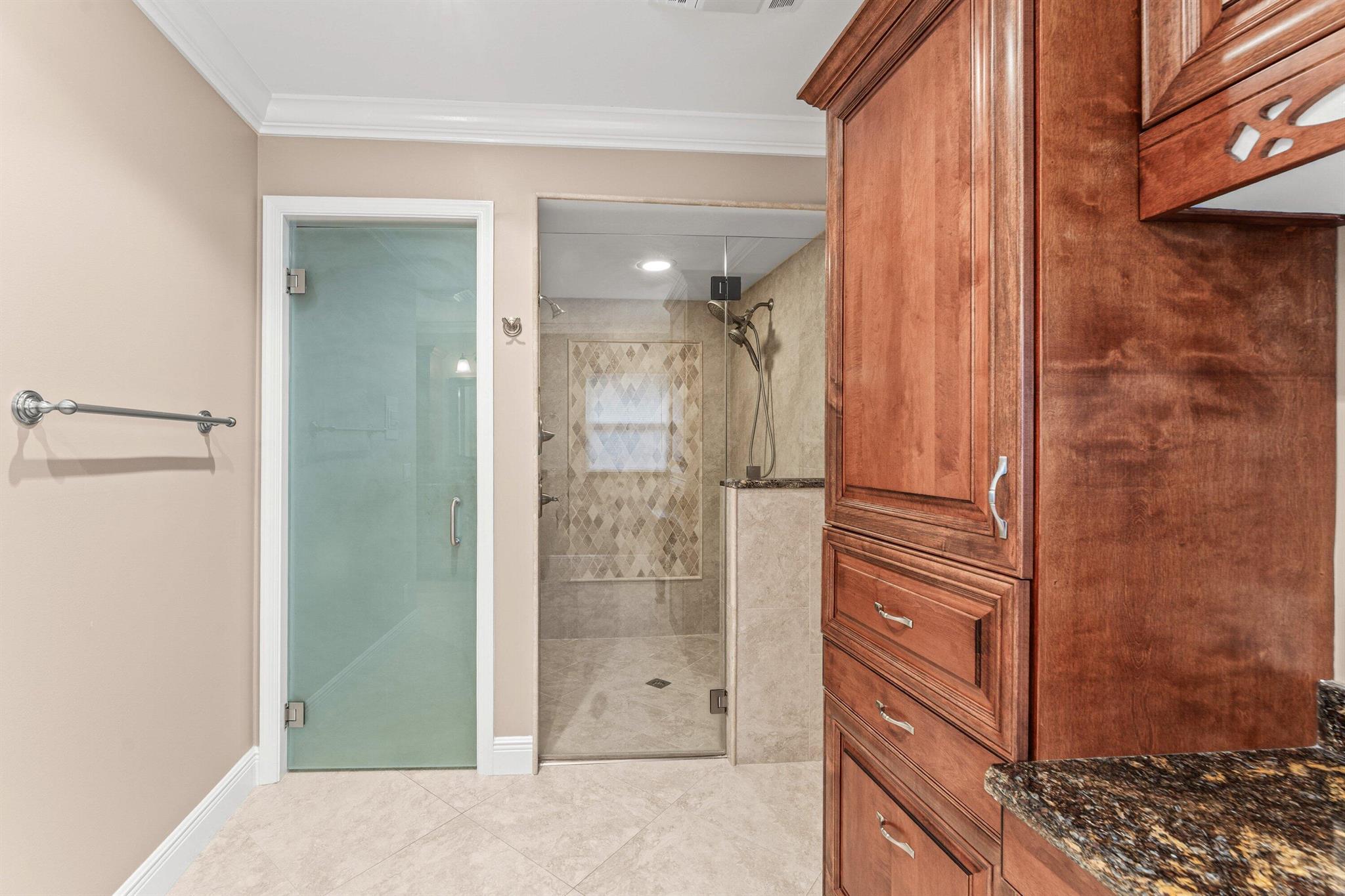 GREENVIEW SHORES 2 OF WEL - Residential