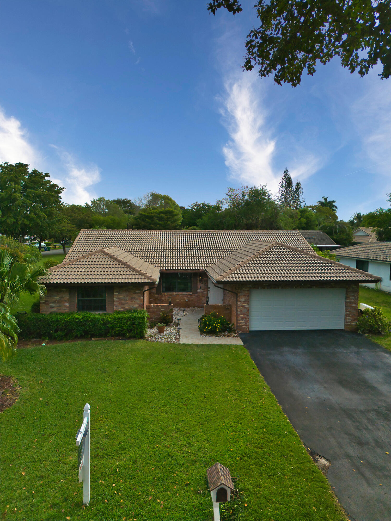 CYPRESS LAKES - Residential