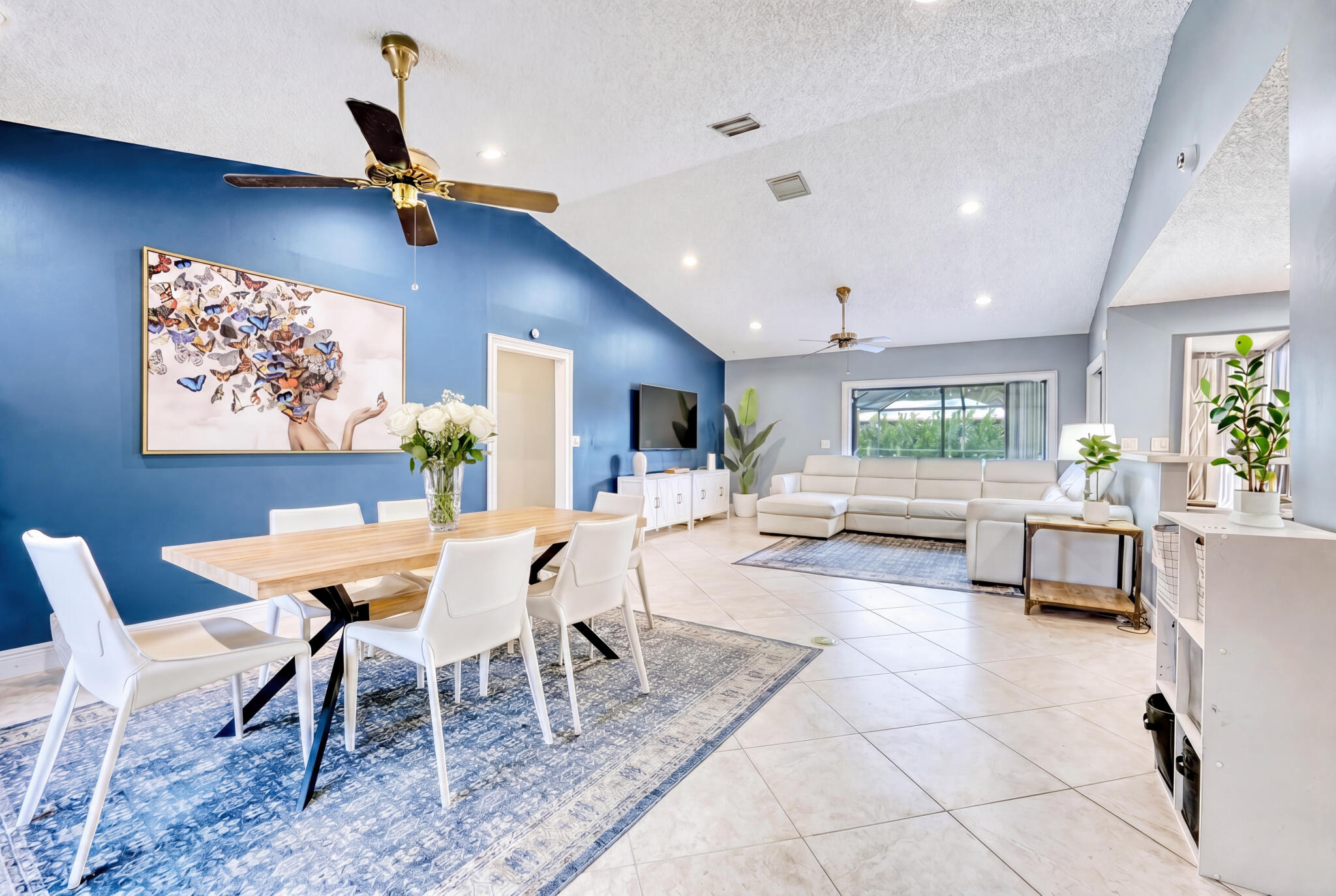 CYPRESS LAKES - Residential