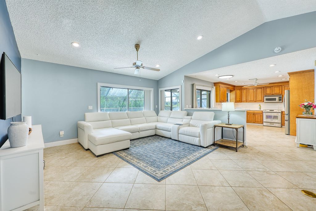 Photo of 935 NW 110th Lane, Coral Springs, FL 33071 (MLS # B26027813)