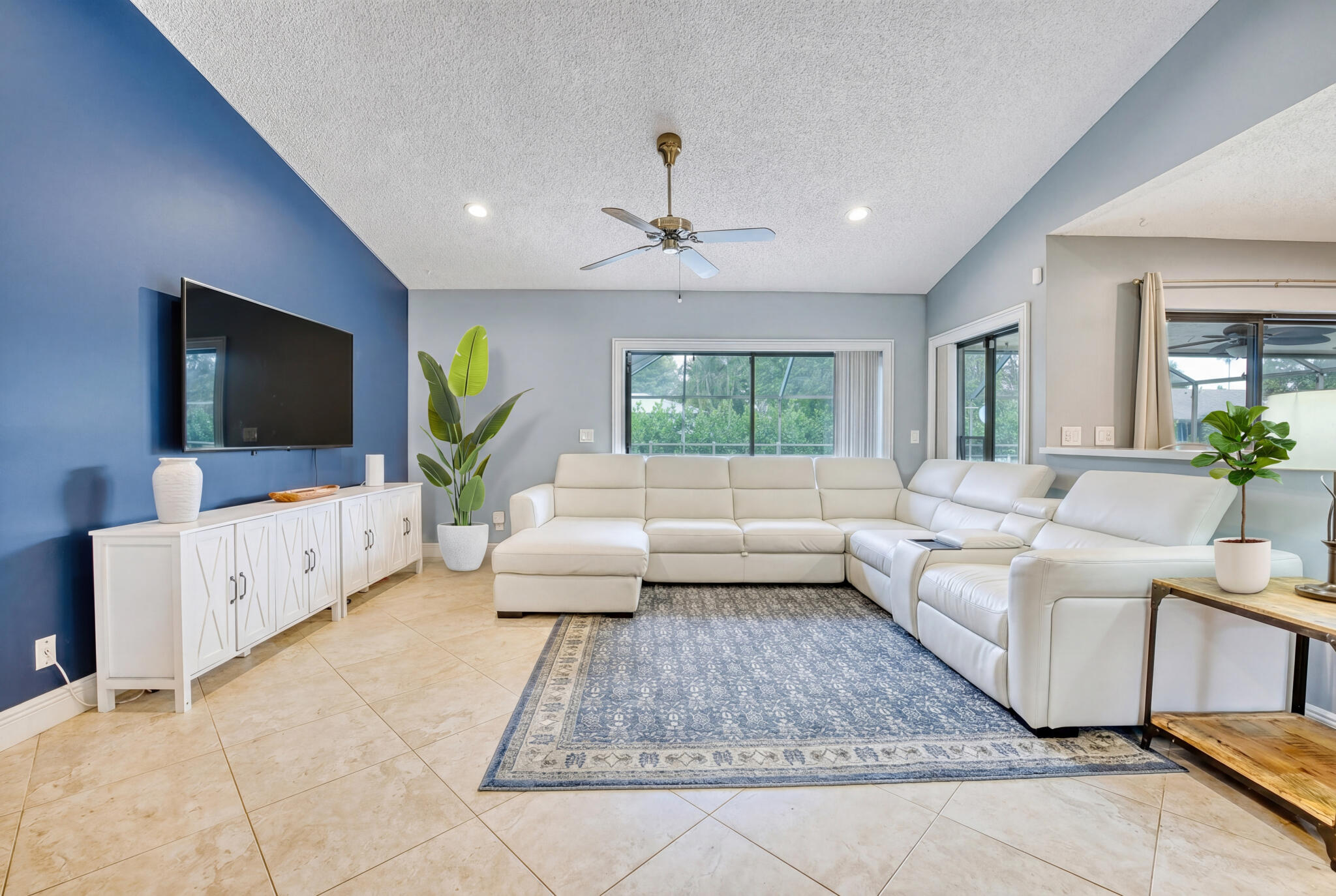 CYPRESS LAKES - Residential