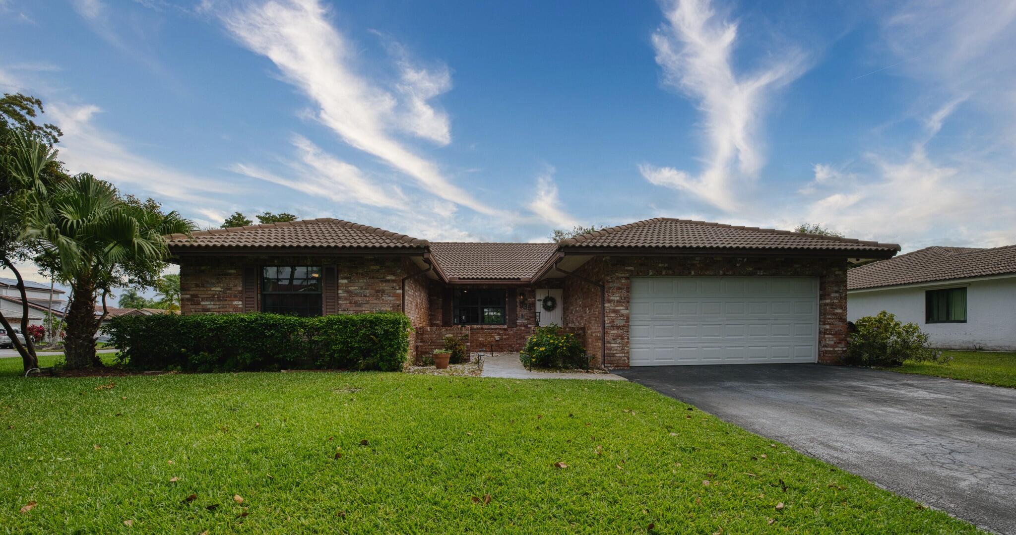 CYPRESS LAKES - Residential