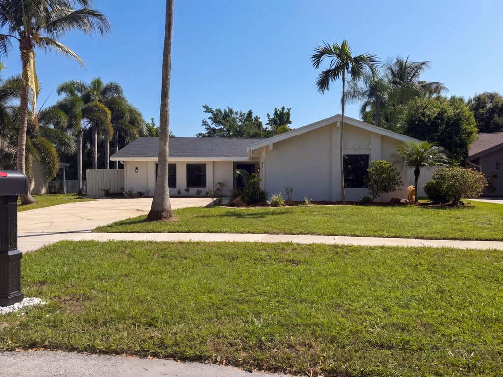 Photo of 888 Brightwood WAY, Wellington, FL 33414 (MLS # B26066101)
