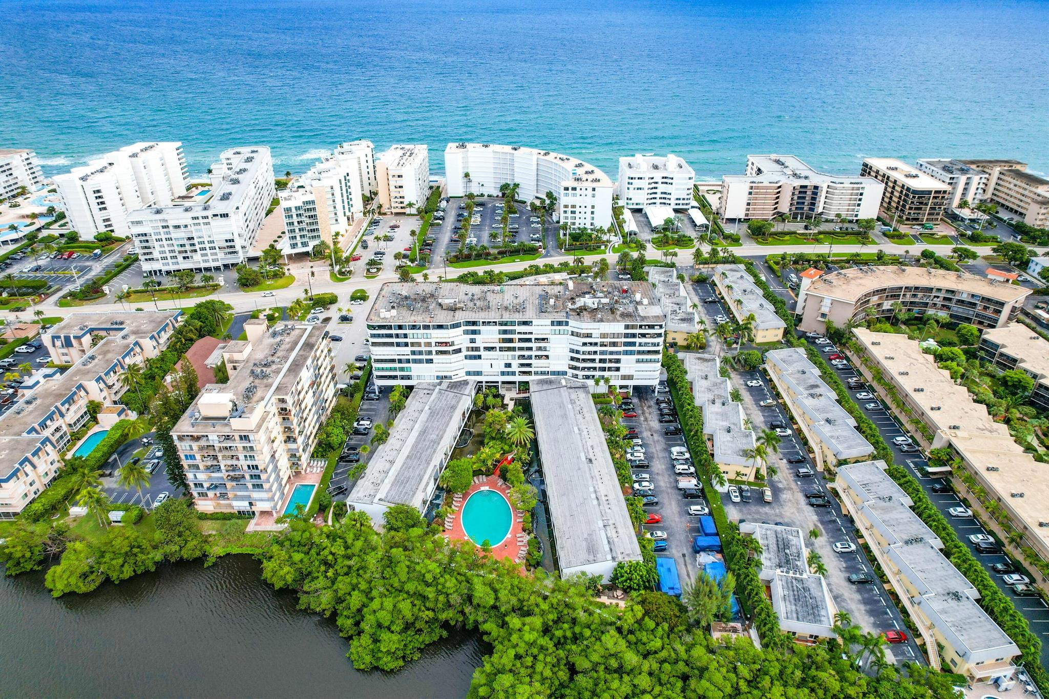 MAYFAIR HOUSE CONDO - Residential