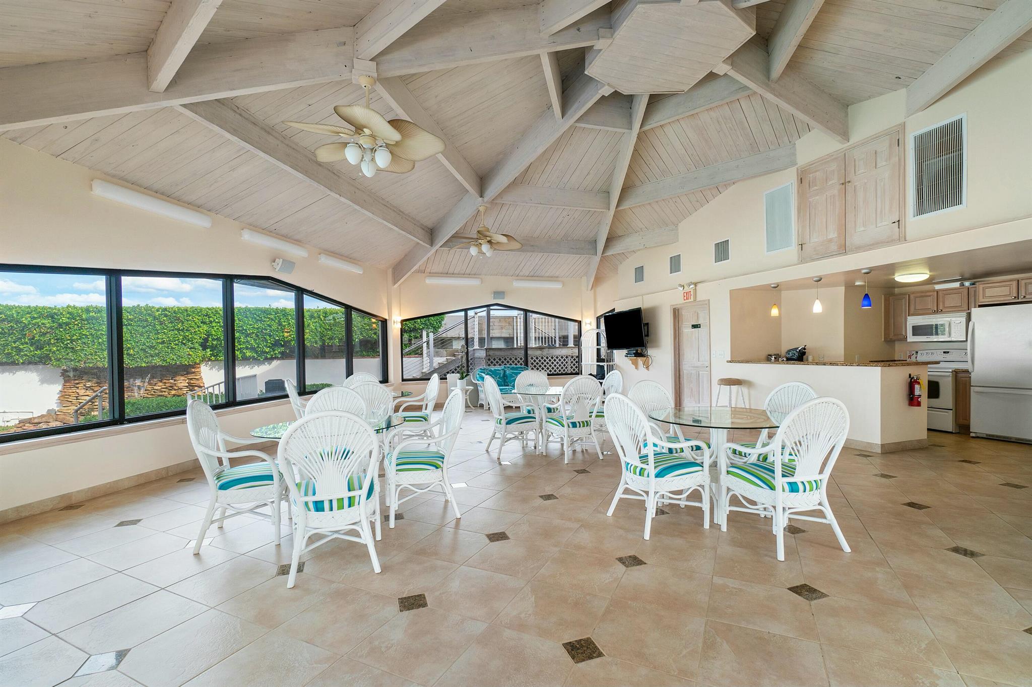 MAYFAIR HOUSE CONDO - Residential