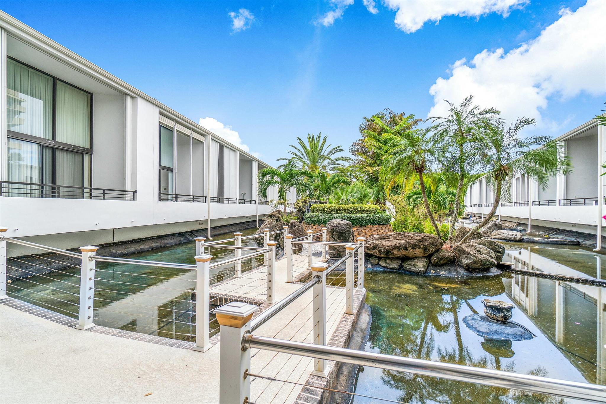 MAYFAIR HOUSE CONDO - Residential