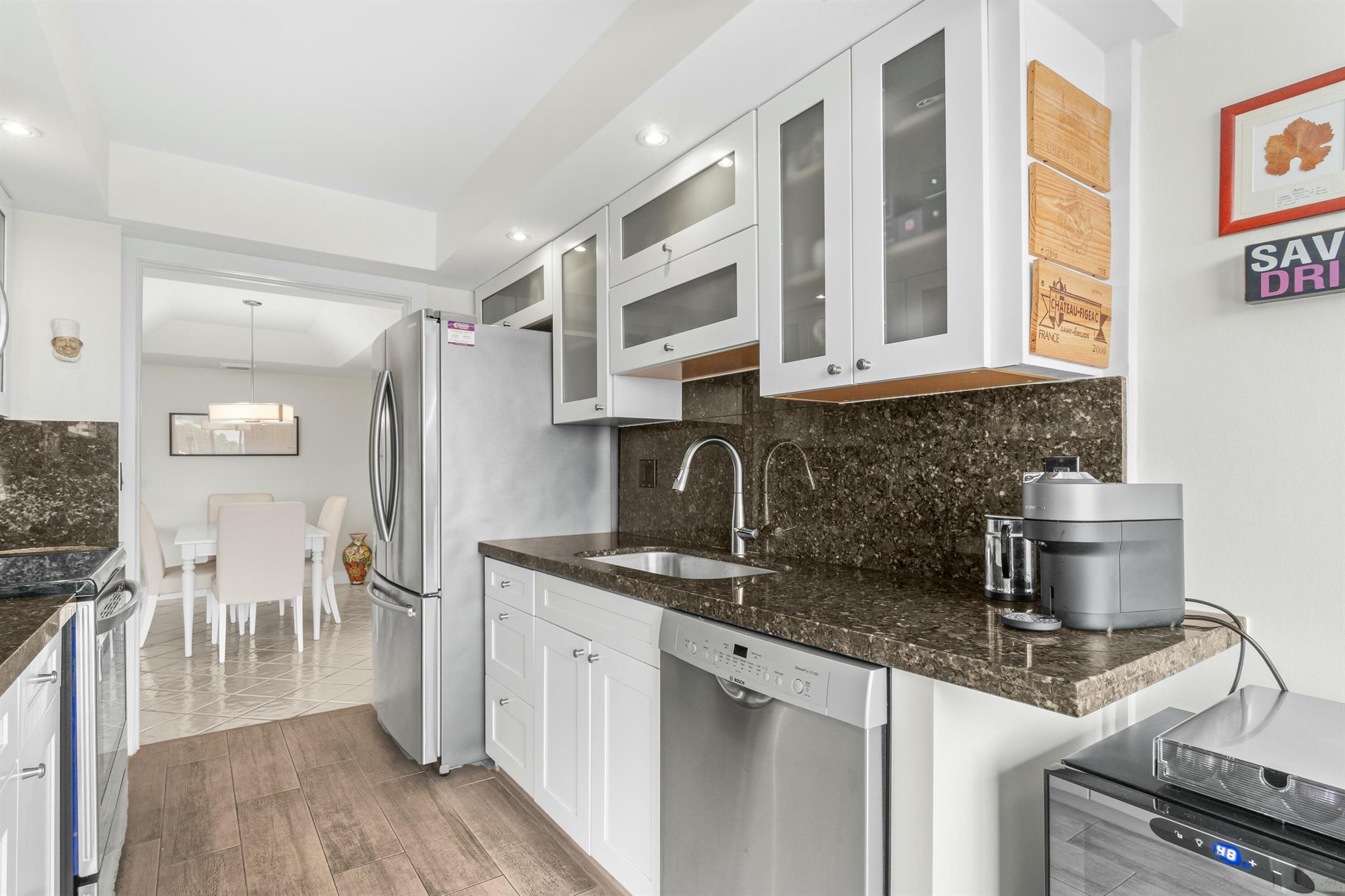 MAYFAIR HOUSE CONDO - Residential