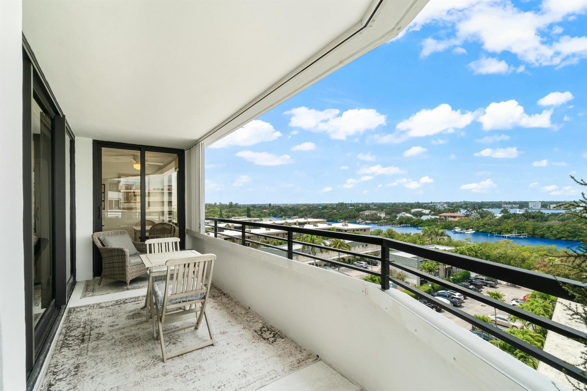 MAYFAIR HOUSE CONDO - Residential