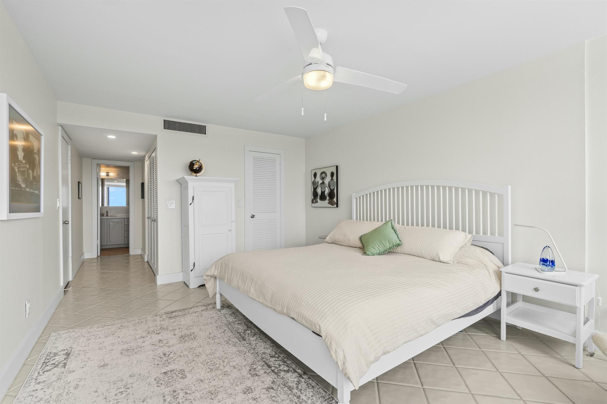 MAYFAIR HOUSE CONDO - Residential