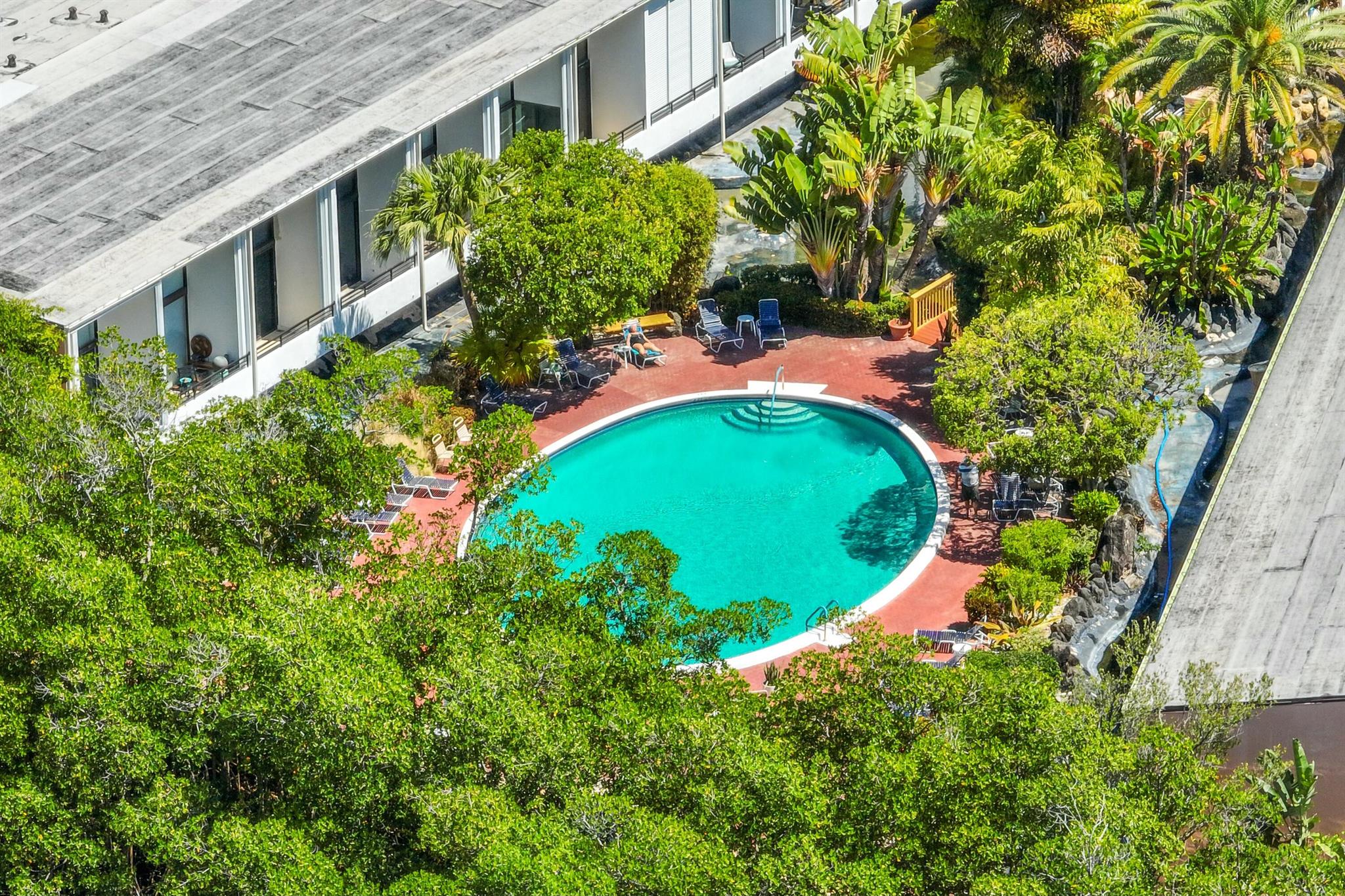 MAYFAIR HOUSE CONDO - Residential