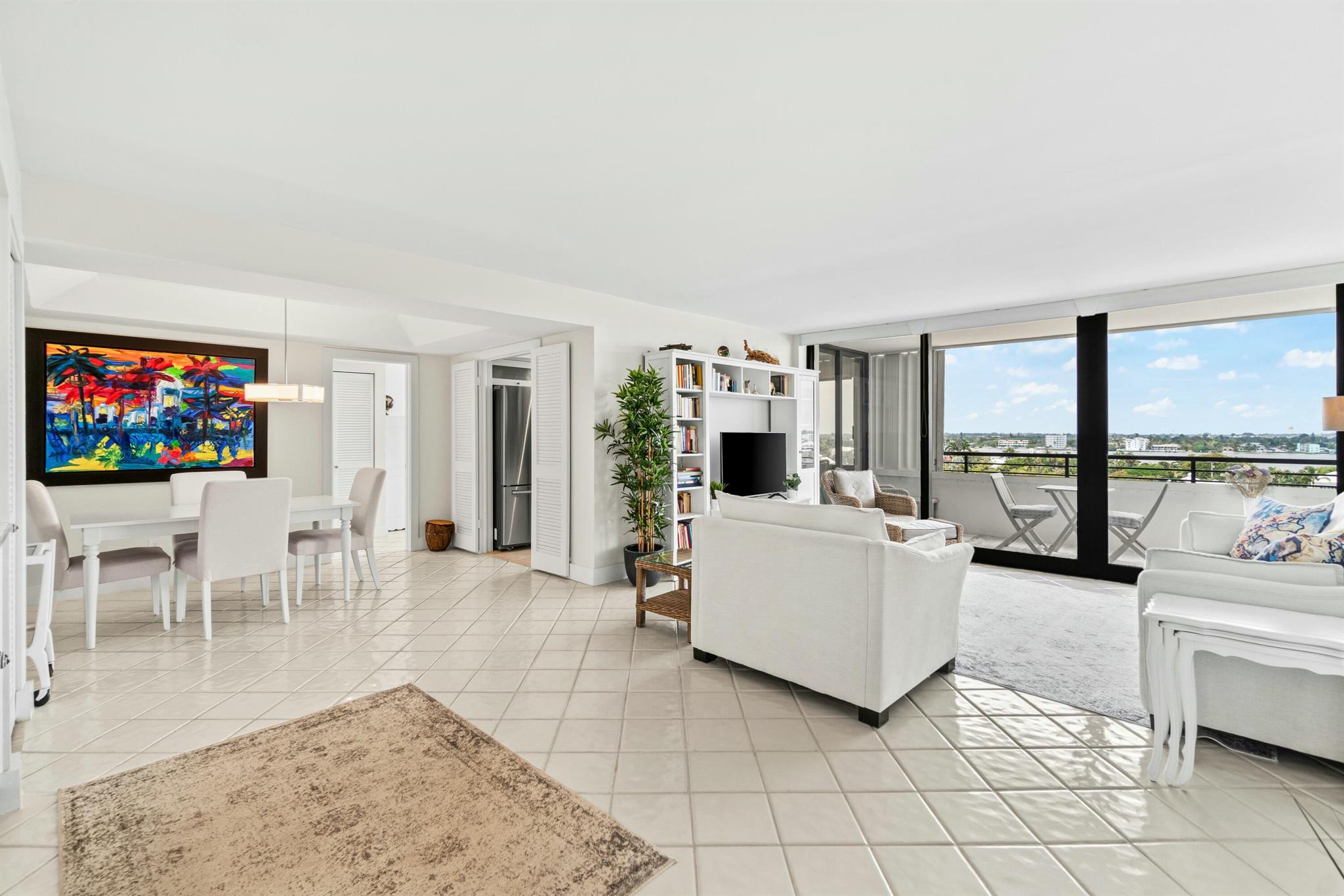 MAYFAIR HOUSE CONDO - Residential