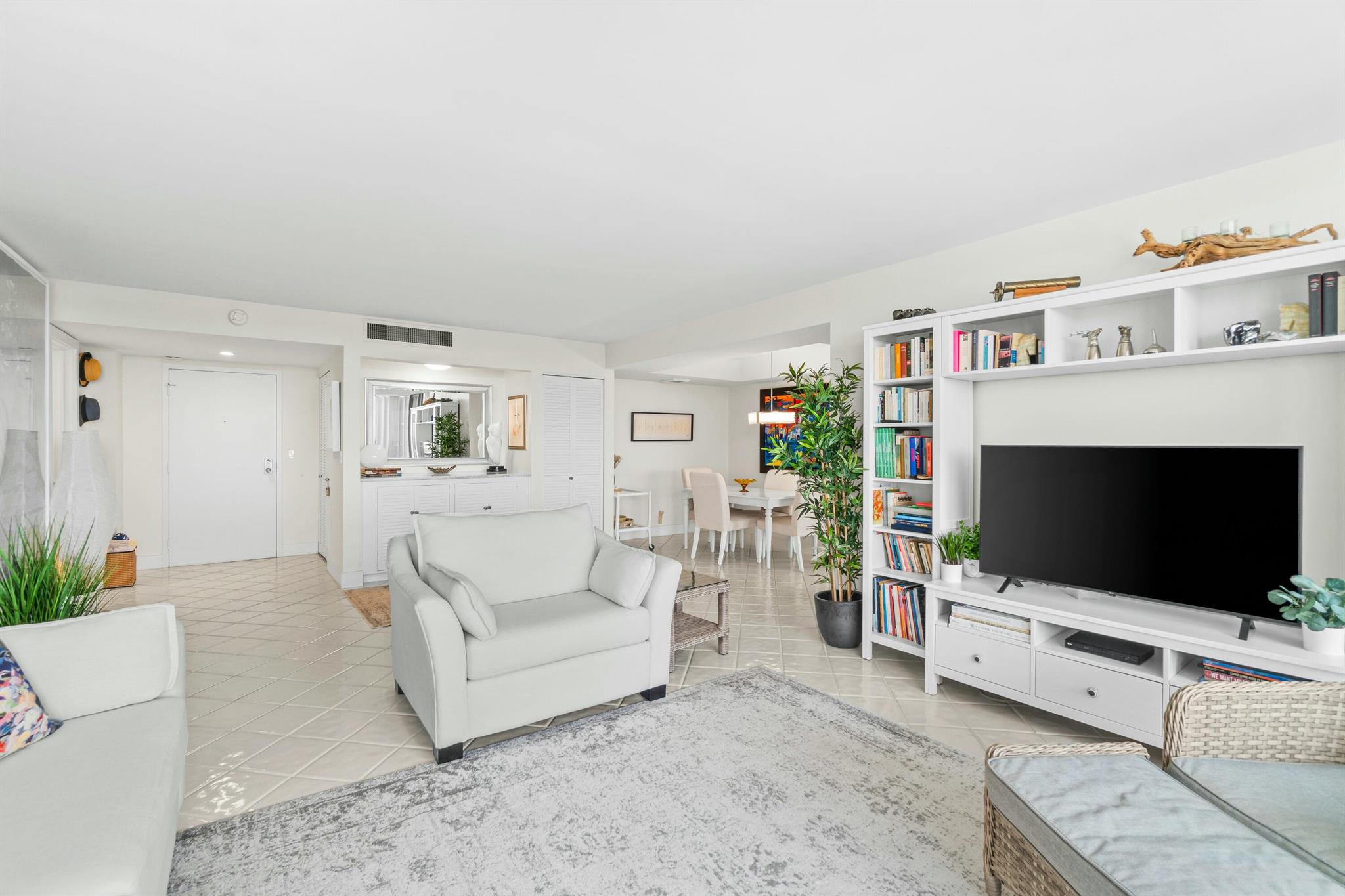MAYFAIR HOUSE CONDO - Residential