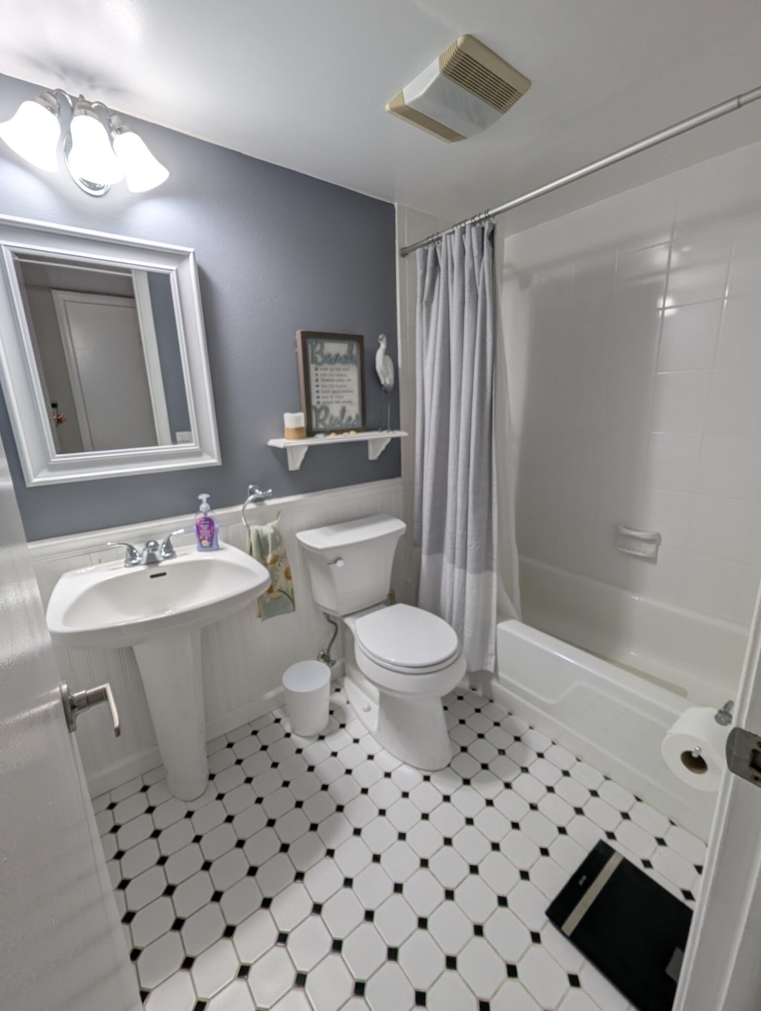 COASTAL TOWERS CONDO - Residential Lease