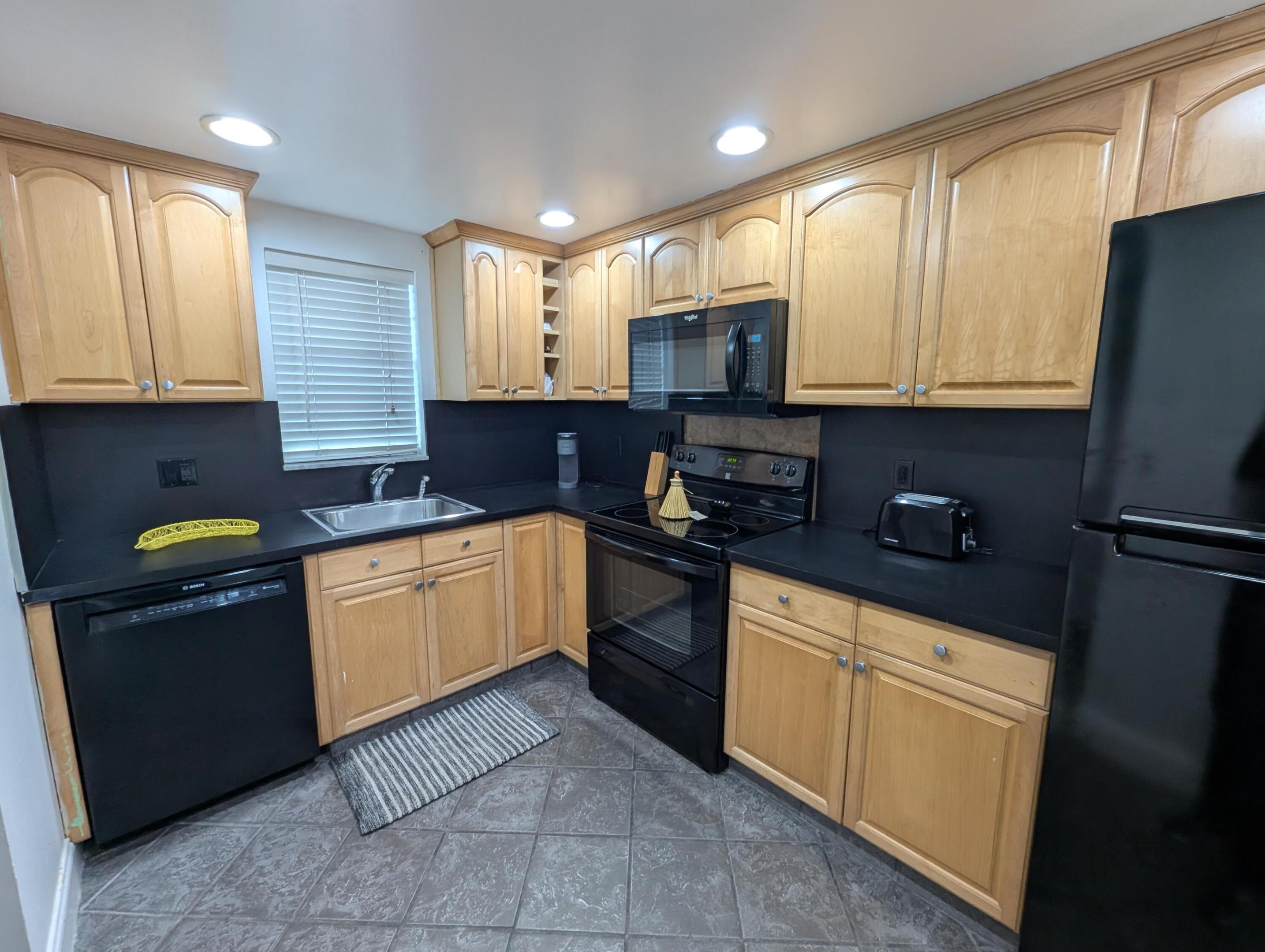 COASTAL TOWERS CONDO - Residential Lease