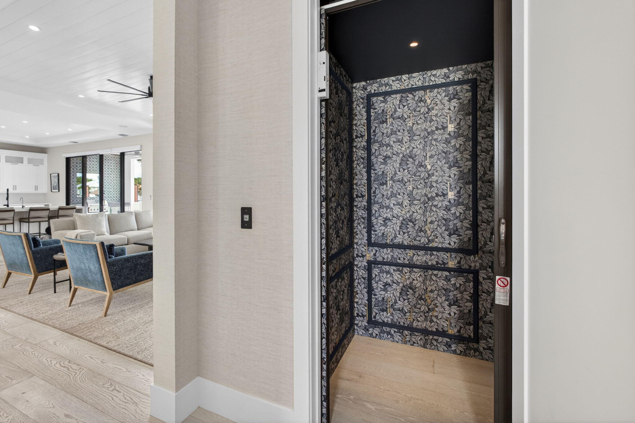 NORTH PALM BEACH VILLAGE OF 6 - Residential