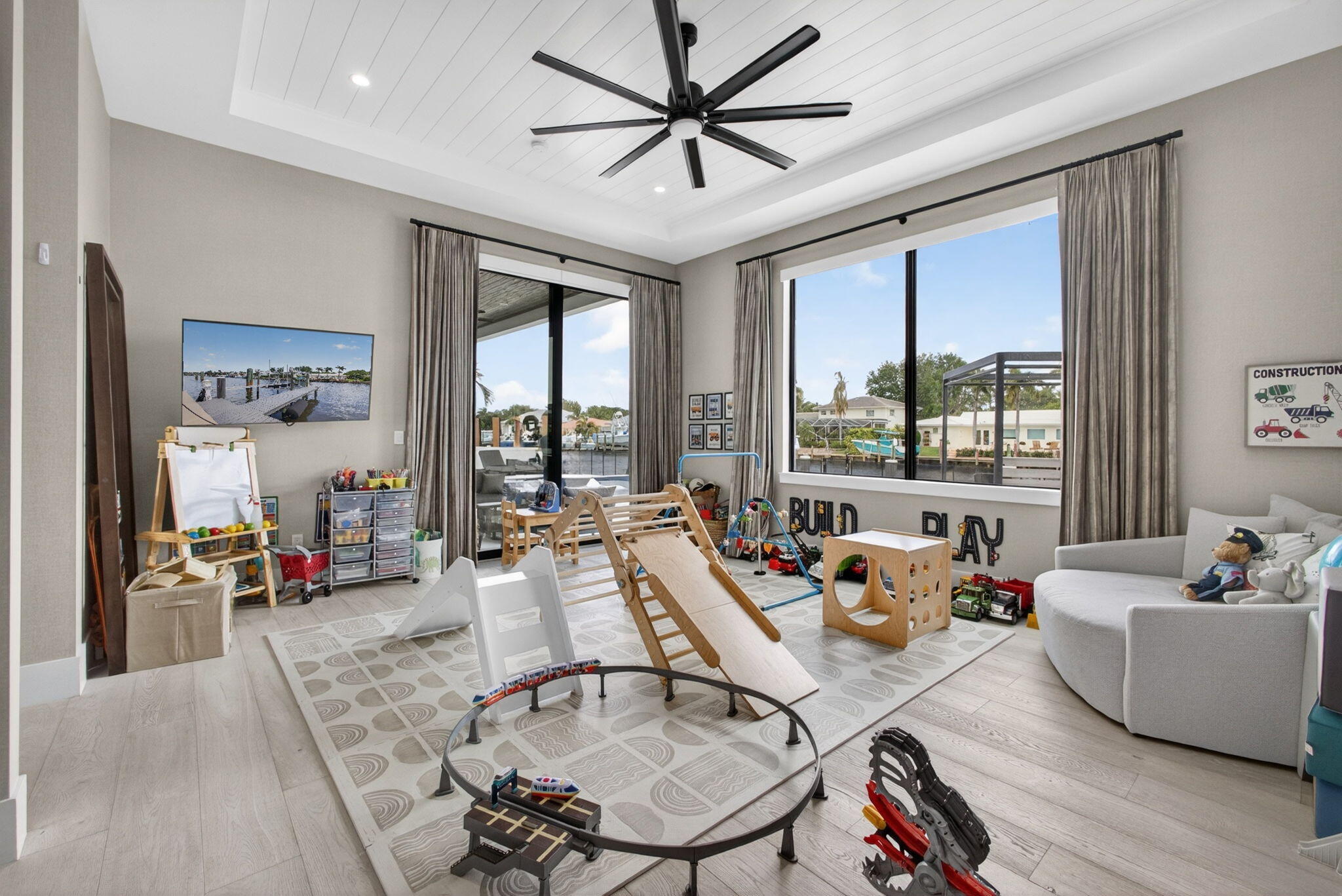 NORTH PALM BEACH VILLAGE OF 6 - Residential