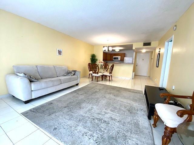 1817 S Ocean Dr 423